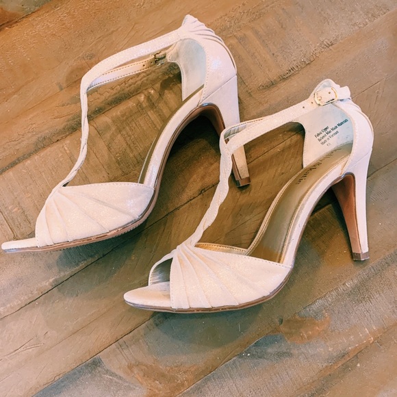 kelly & katie | Metallic T-Strap Heels - Picture 2 of 5